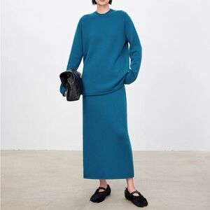 CHICJOC 100% Cashmere Blue Knit Skirt Size 38 NWT